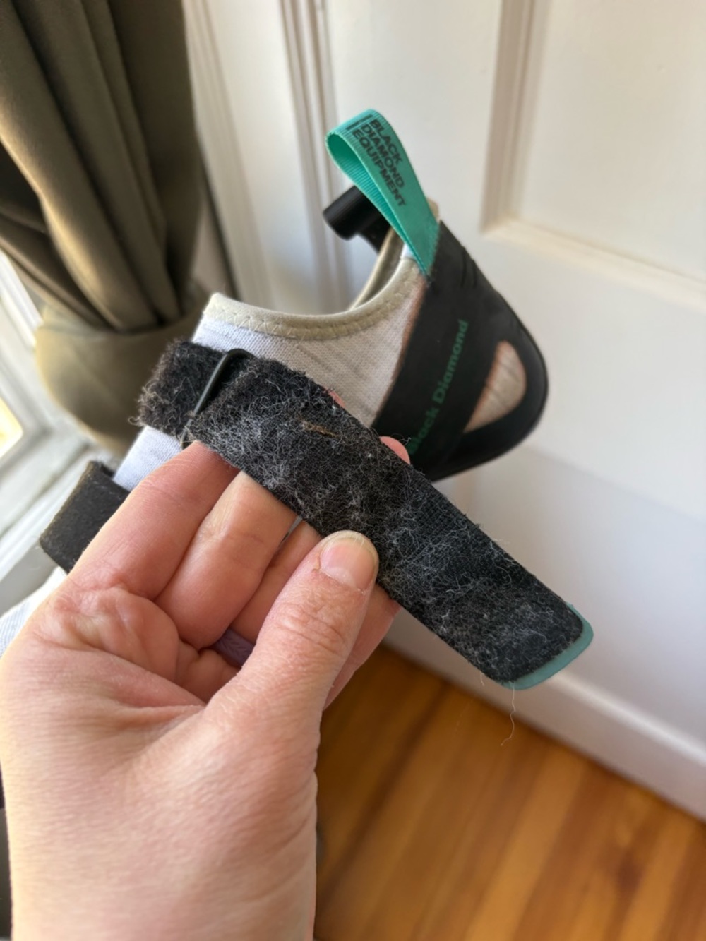 Black Diamond | Black and White Climbing Shoe | 6.5W | 5.5M - Picture 7 of 9